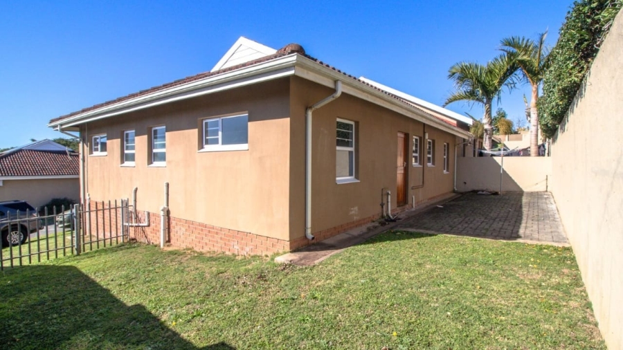 To Let 3 Bedroom Property for Rent in Beacon Bay Eastern Cape